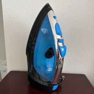 Sunbeam Steam Master Iron with Anti Drip Technology GCSBCL-202